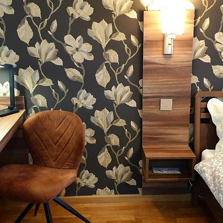 Uki-Modern Apartment With Parking Novi Sad Exterior photo